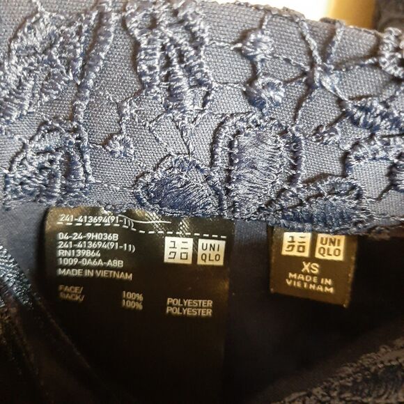 Uniqlo Skirt Navy Women Size XS Lace Overlay Pencil Straight Lined Zip Closure - Picture 4 of 9